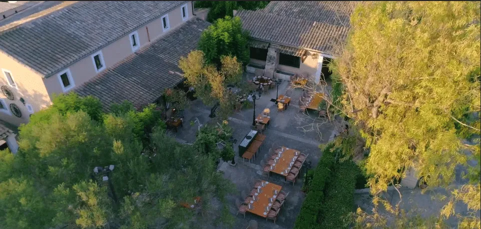 Vista aérea de la finca Sa Gruta Nova, con sus casas y jardines